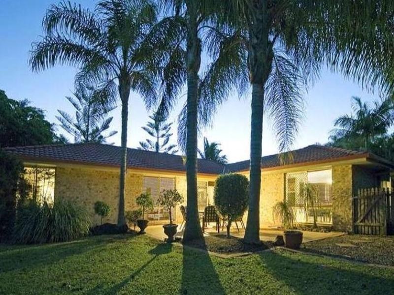 4 Creekwood Place, Helensvale QLD 4212