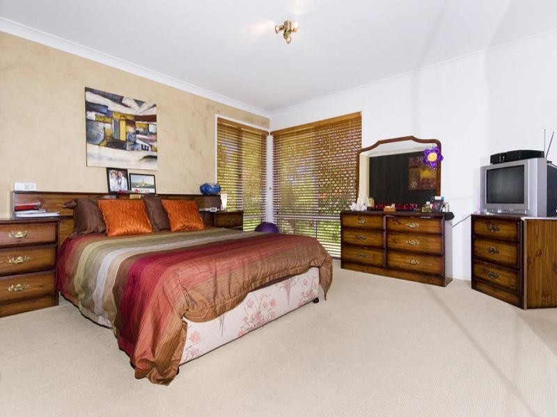 4 Creekwood Place, Helensvale QLD 4212