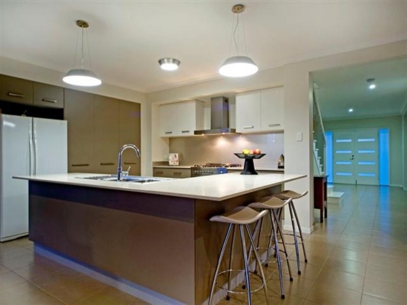 11 Willunga Street, Pacific Pines QLD 4211