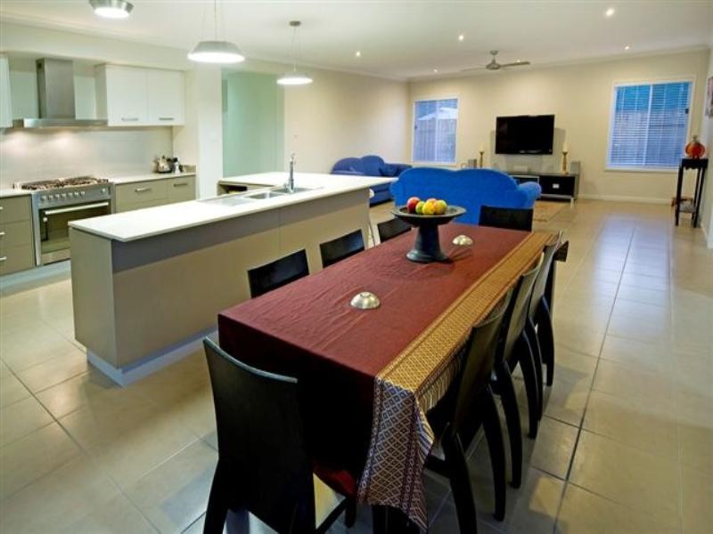 11 Willunga Street, Pacific Pines QLD 4211