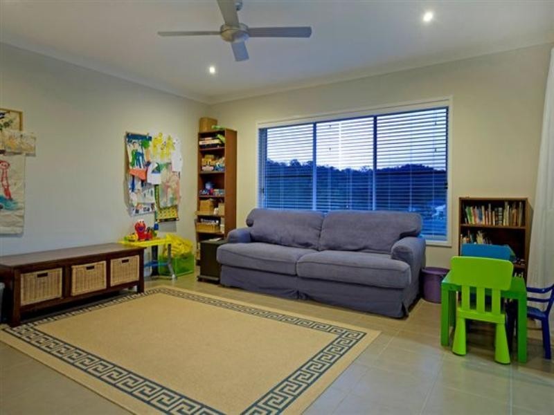 11 Willunga Street, Pacific Pines QLD 4211