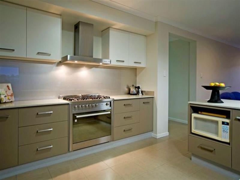 11 Willunga Street, Pacific Pines QLD 4211