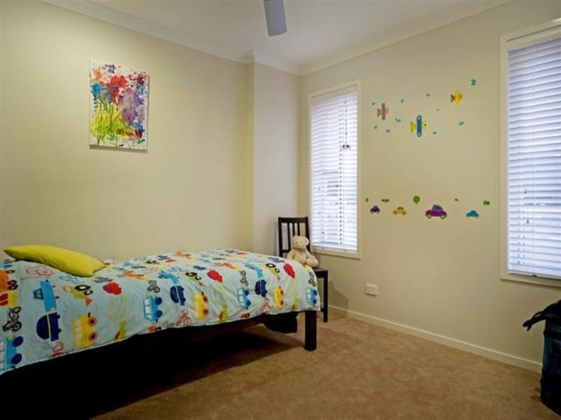 11 Willunga Street, Pacific Pines QLD 4211