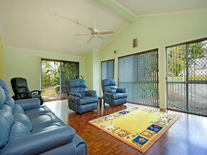 39 Rivertree Avenue, Helensvale QLD 4212