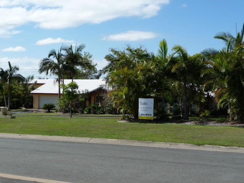 39 Rivertree Avenue, Helensvale QLD 4212