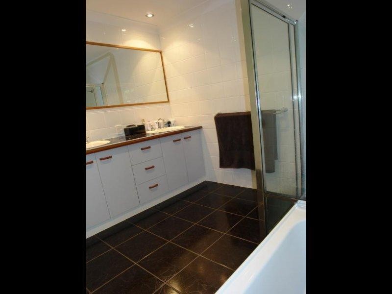 9 Flinders Park Court, Oxenford QLD 4210