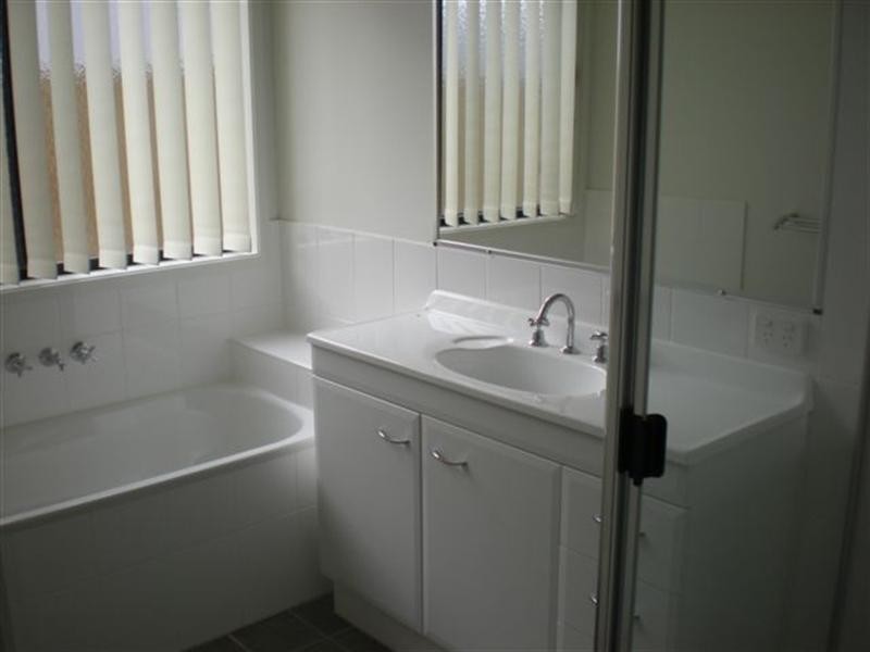 Pacific Pines QLD 4211