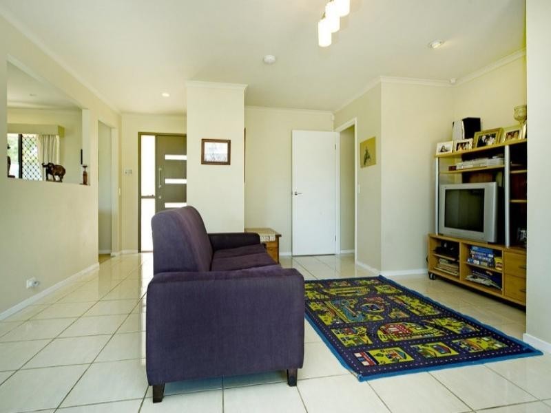 15 Wolvi Place, Helensvale QLD 4212