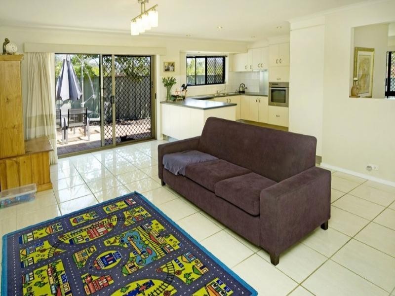 15 Wolvi Place, Helensvale QLD 4212