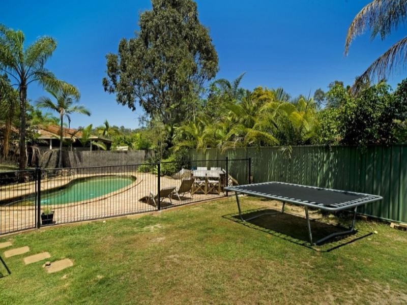 15 Wolvi Place, Helensvale QLD 4212