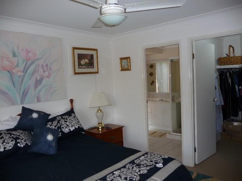 7 Gambier Crescent, Pacific Pines QLD 4211