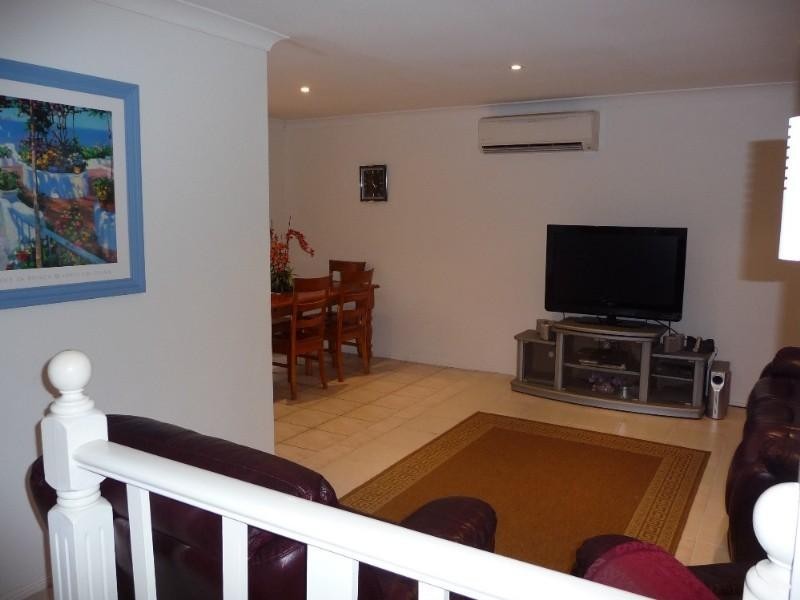 7 Gambier Crescent, Pacific Pines QLD 4211