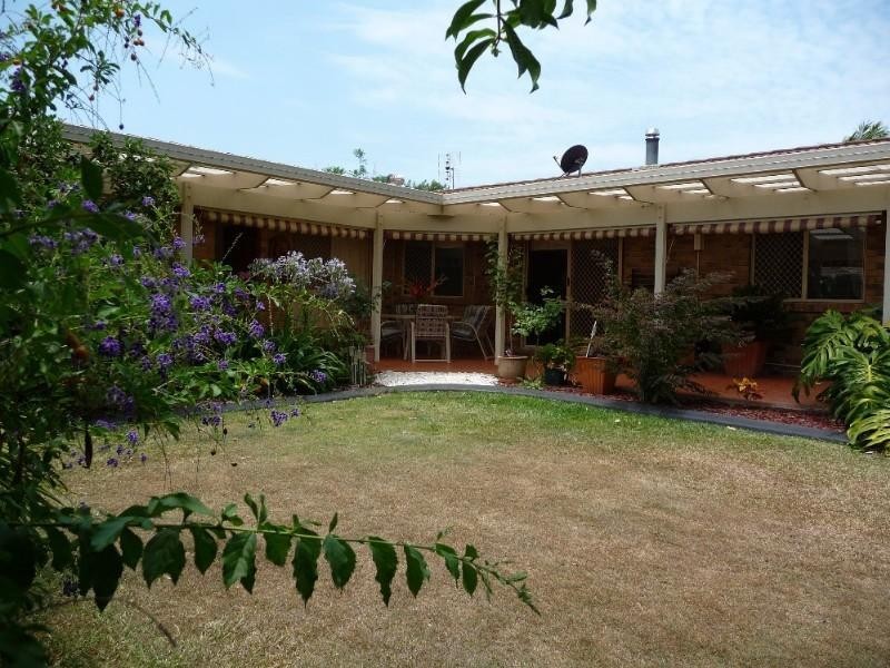 7 Gambier Crescent, Pacific Pines QLD 4211