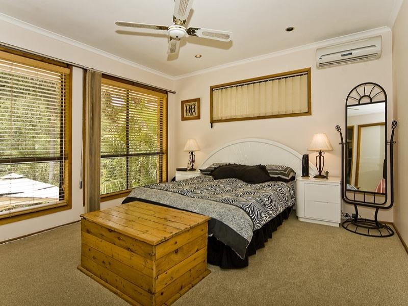 13 Mullewa Crescent, Helensvale QLD 4212