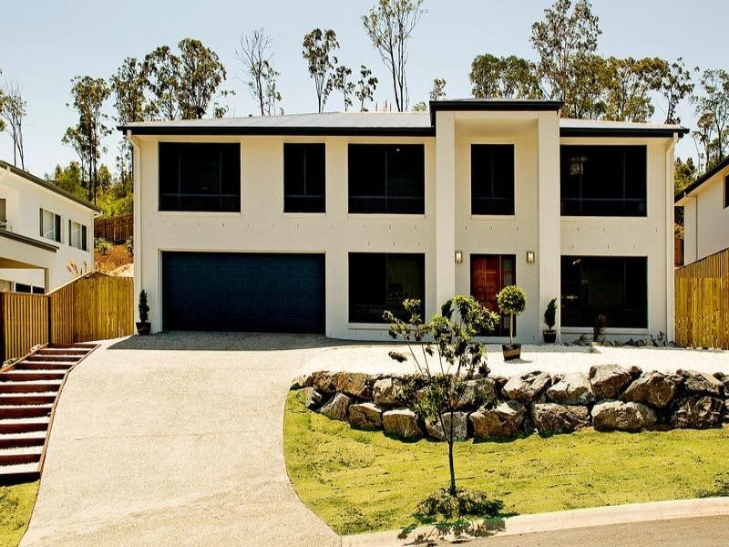 17 Sangster Crescent, Pacific Pines QLD 4211