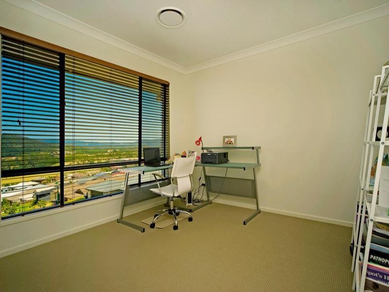 17 Sangster Crescent, Pacific Pines QLD 4211