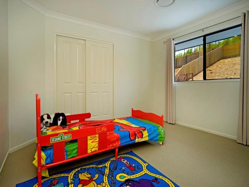 17 Sangster Crescent, Pacific Pines QLD 4211