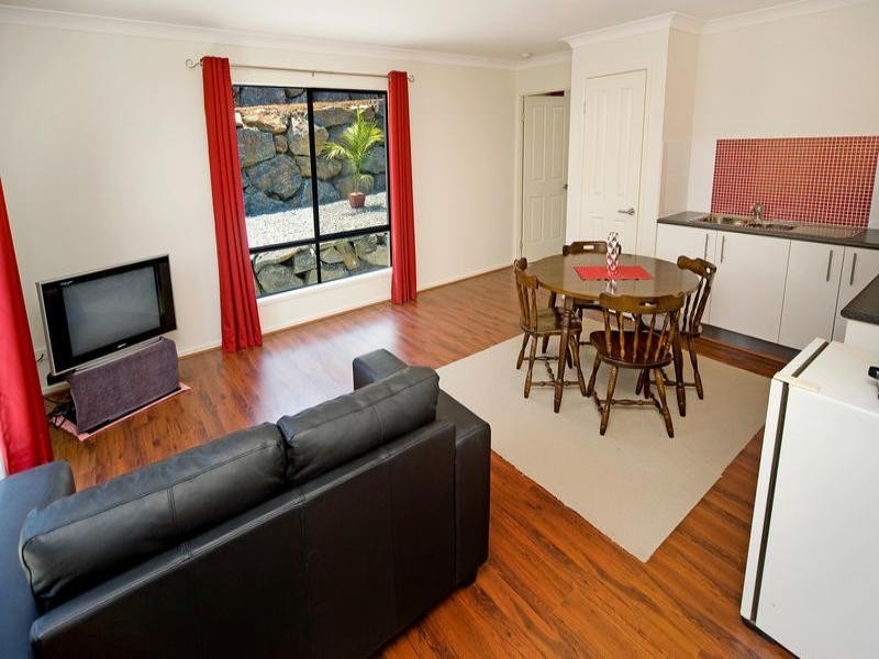 17 Sangster Crescent, Pacific Pines QLD 4211