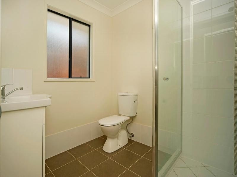 17 Sangster Crescent, Pacific Pines QLD 4211
