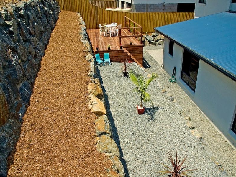 17 Sangster Crescent, Pacific Pines QLD 4211