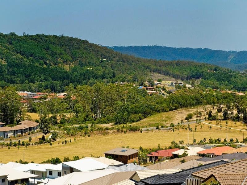 17 Sangster Crescent, Pacific Pines QLD 4211