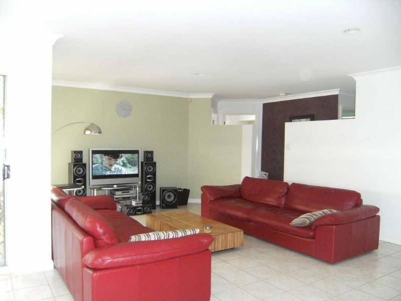 11 Saltwater Terrace, Helensvale QLD 4212