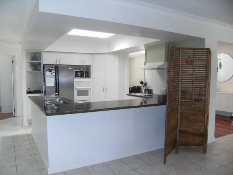 11 Saltwater Terrace, Helensvale QLD 4212