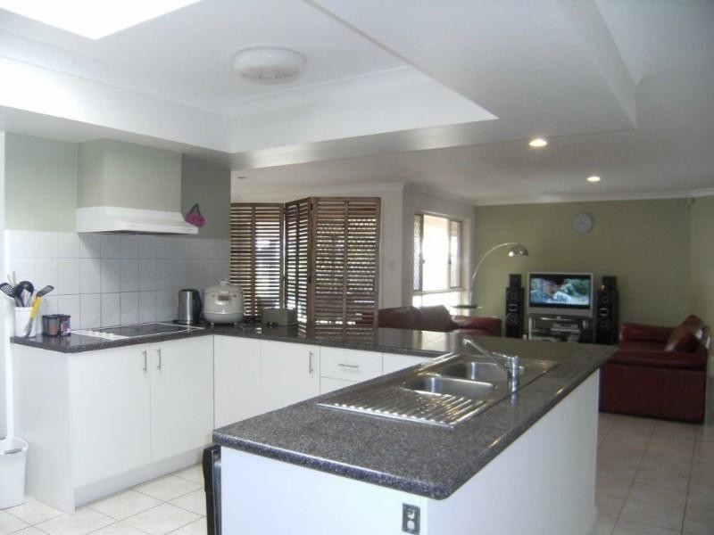 11 Saltwater Terrace, Helensvale QLD 4212