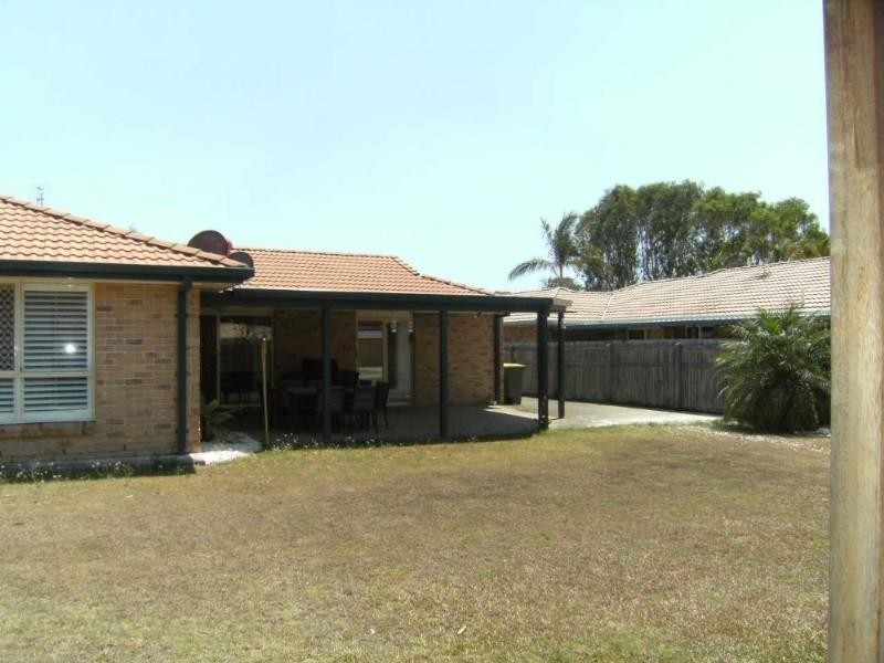 11 Saltwater Terrace, Helensvale QLD 4212