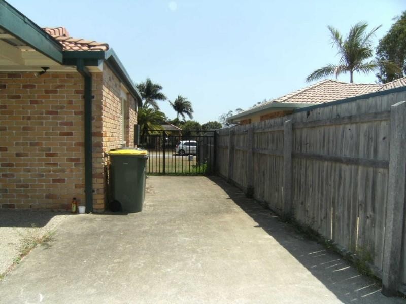 11 Saltwater Terrace, Helensvale QLD 4212