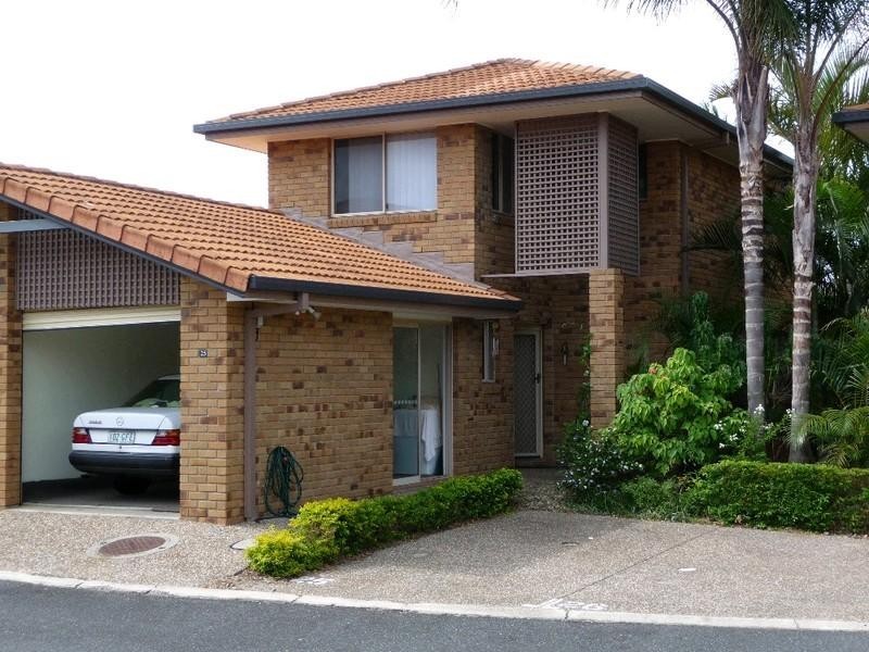 25/461 Pine Ridge Road, Runaway Bay QLD 4216