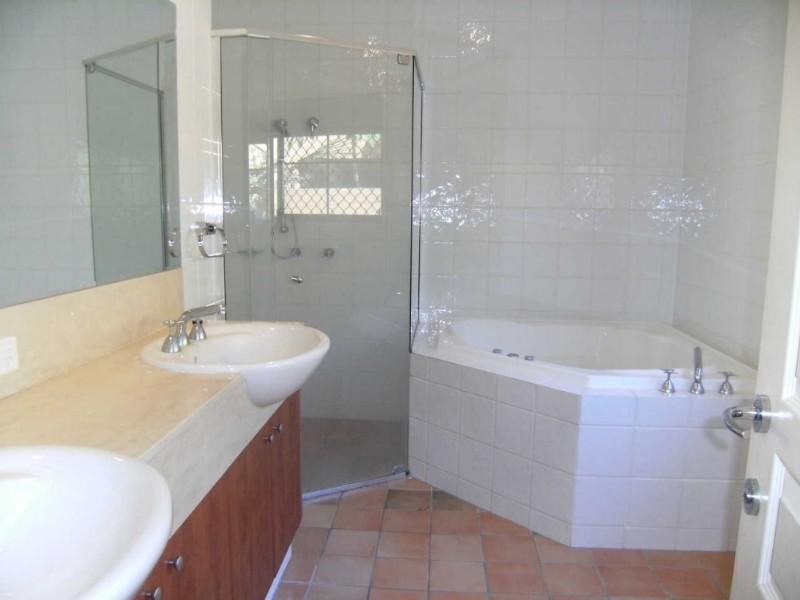 3297 Palladian Drive, Hope Island QLD 4212