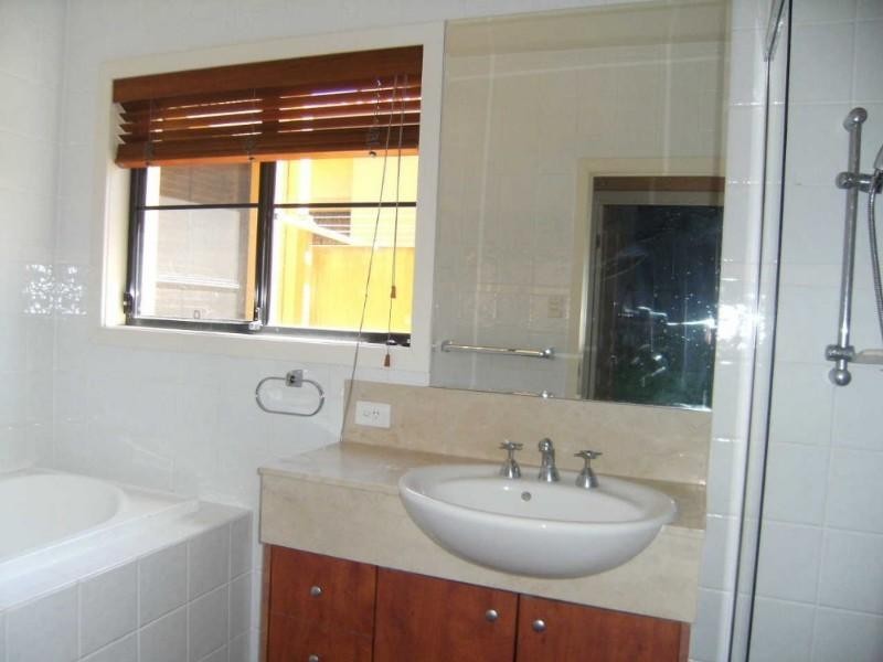 3297 Palladian Drive, Hope Island QLD 4212