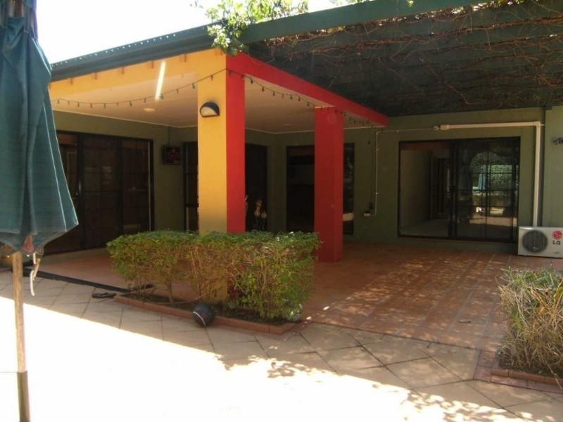 3297 Palladian Drive, Hope Island QLD 4212