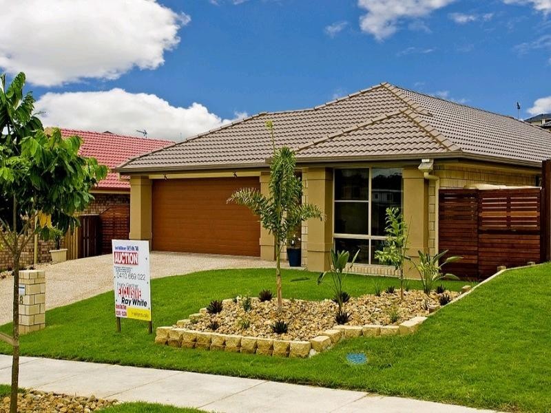 8 Kadie Place, Pacific Pines QLD 4211
