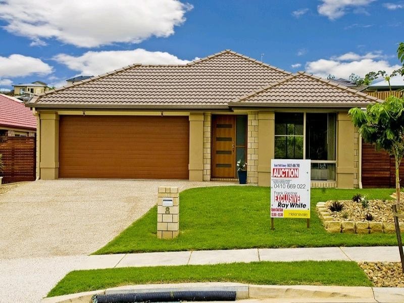 8 Kadie Place, Pacific Pines QLD 4211