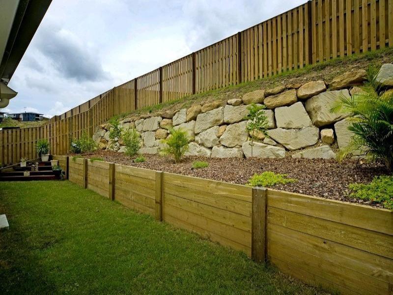 8 Kadie Place, Pacific Pines QLD 4211