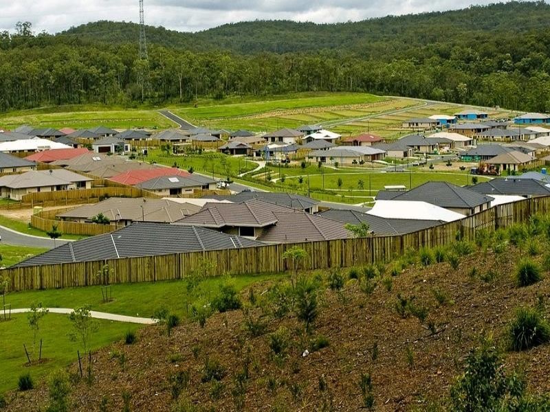 8 Kadie Place, Pacific Pines QLD 4211