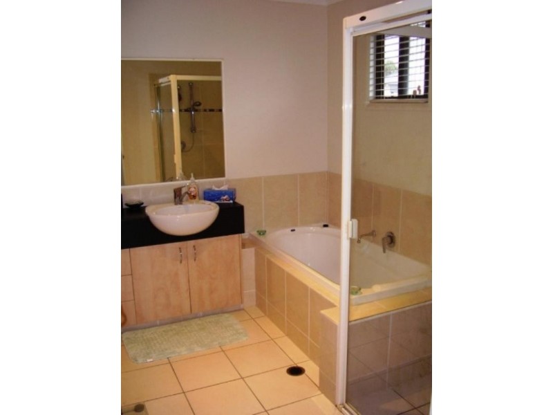 2/145 Gemvale Road, Mudgeeraba QLD 4213