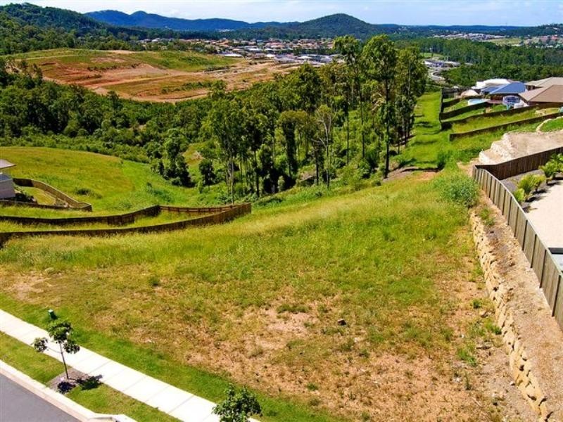 5 Diamantina Circut, Pacific Pines QLD 4211