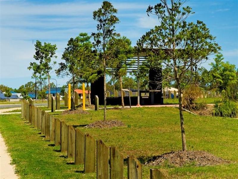 5 Diamantina Circut, Pacific Pines QLD 4211