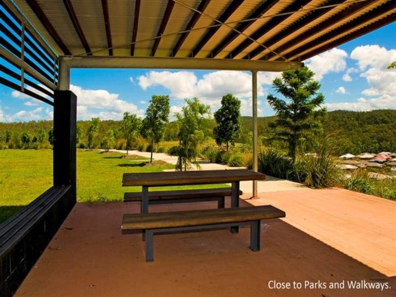 5 Diamantina Circut, Pacific Pines QLD 4211