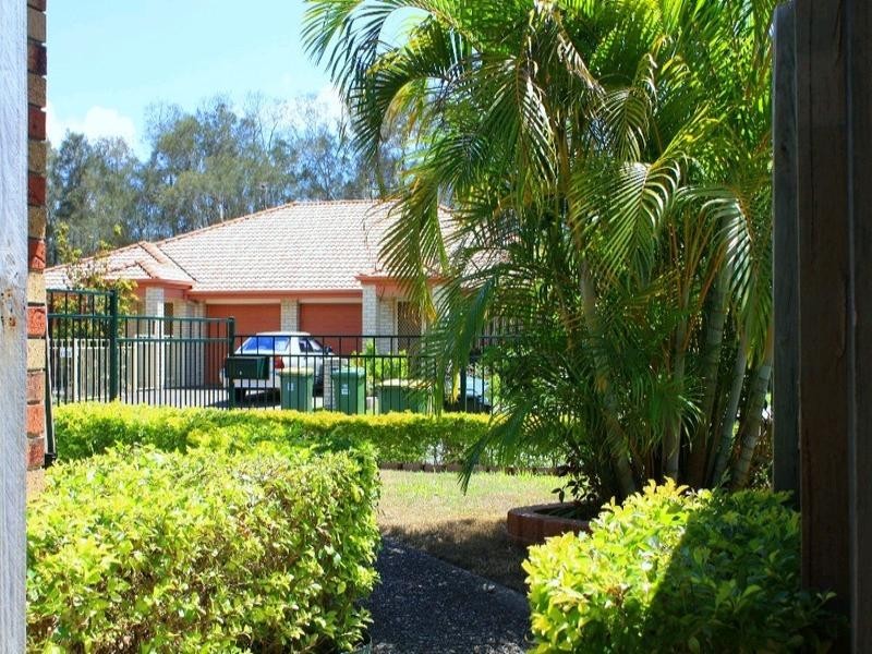 2/81 Cootharaba Drive, Helensvale QLD 4212
