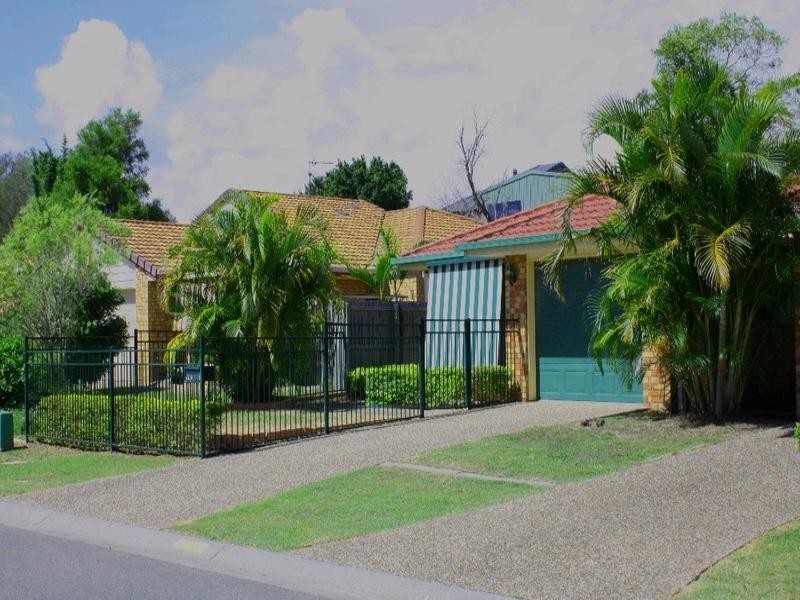 2/81 Cootharaba Drive, Helensvale QLD 4212