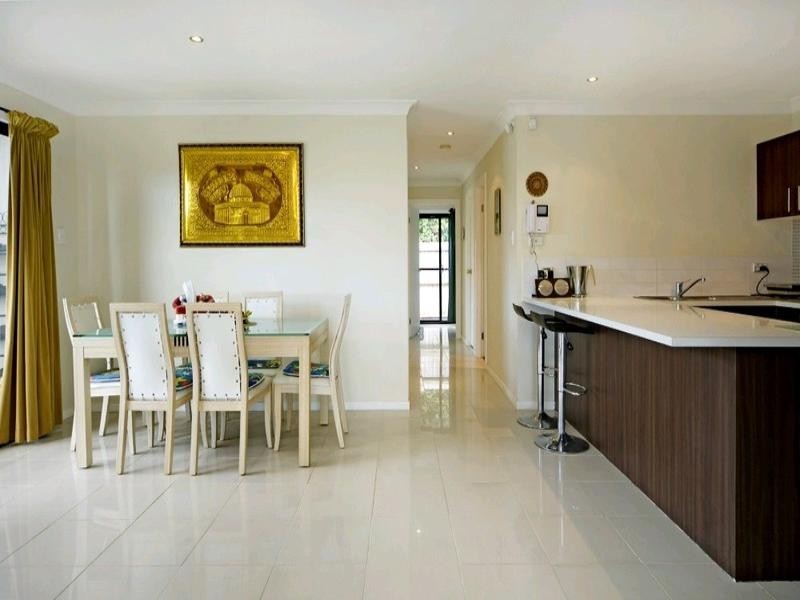 1/6 Jessica Drive, Upper Coomera QLD 4209