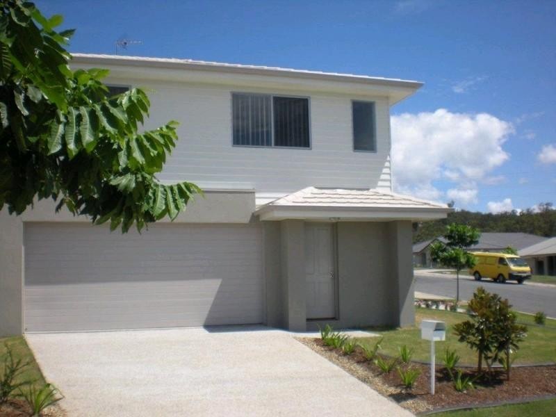 1/24 Faraday Court, Pacific Pines QLD 4211