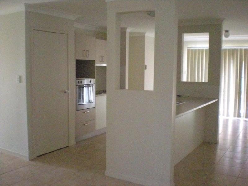 1/24 Faraday Court, Pacific Pines QLD 4211