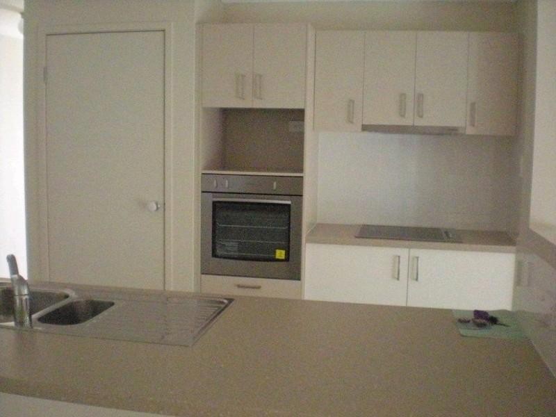 1/24 Faraday Court, Pacific Pines QLD 4211