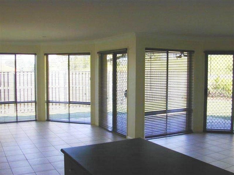 22 Broxbourne Place, Oxenford QLD 4210