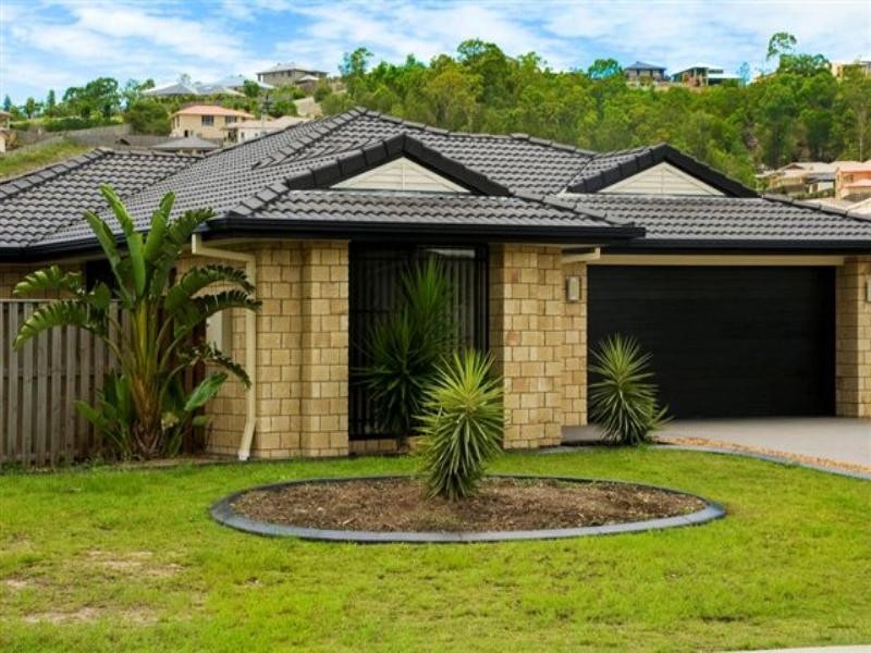 2 Burr Court, Pacific Pines QLD 4211